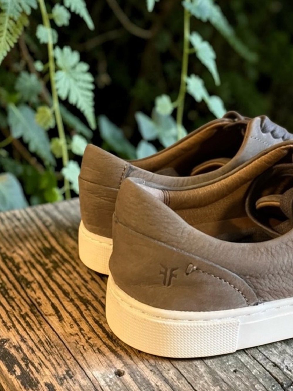 Frye Ivy Low Lace Sneakers in Gray Tumbled Nubuck Leather Women's 8.5 EUC - Picture 4 of 7